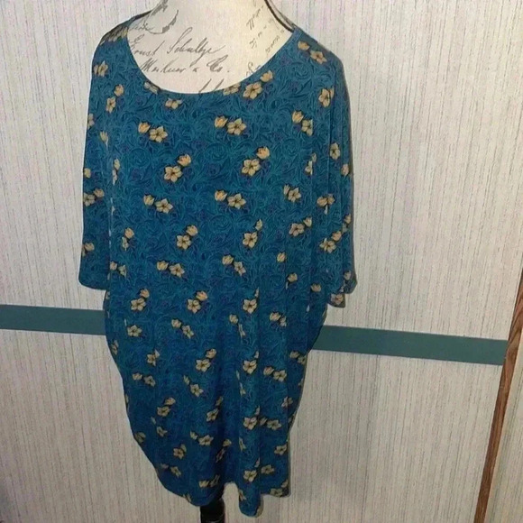 Women’s LulaRoe Blouse - Picture 1 of 3